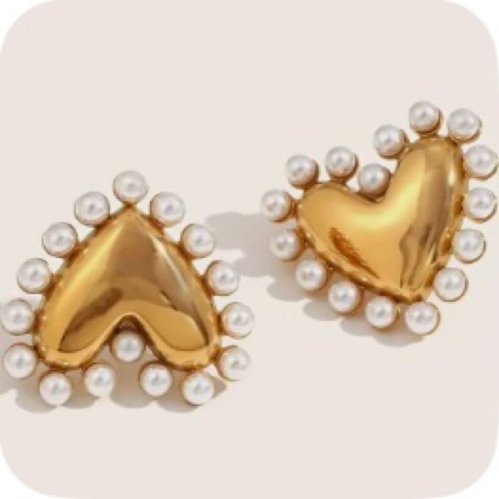Gold Heart & Pearl Earrings